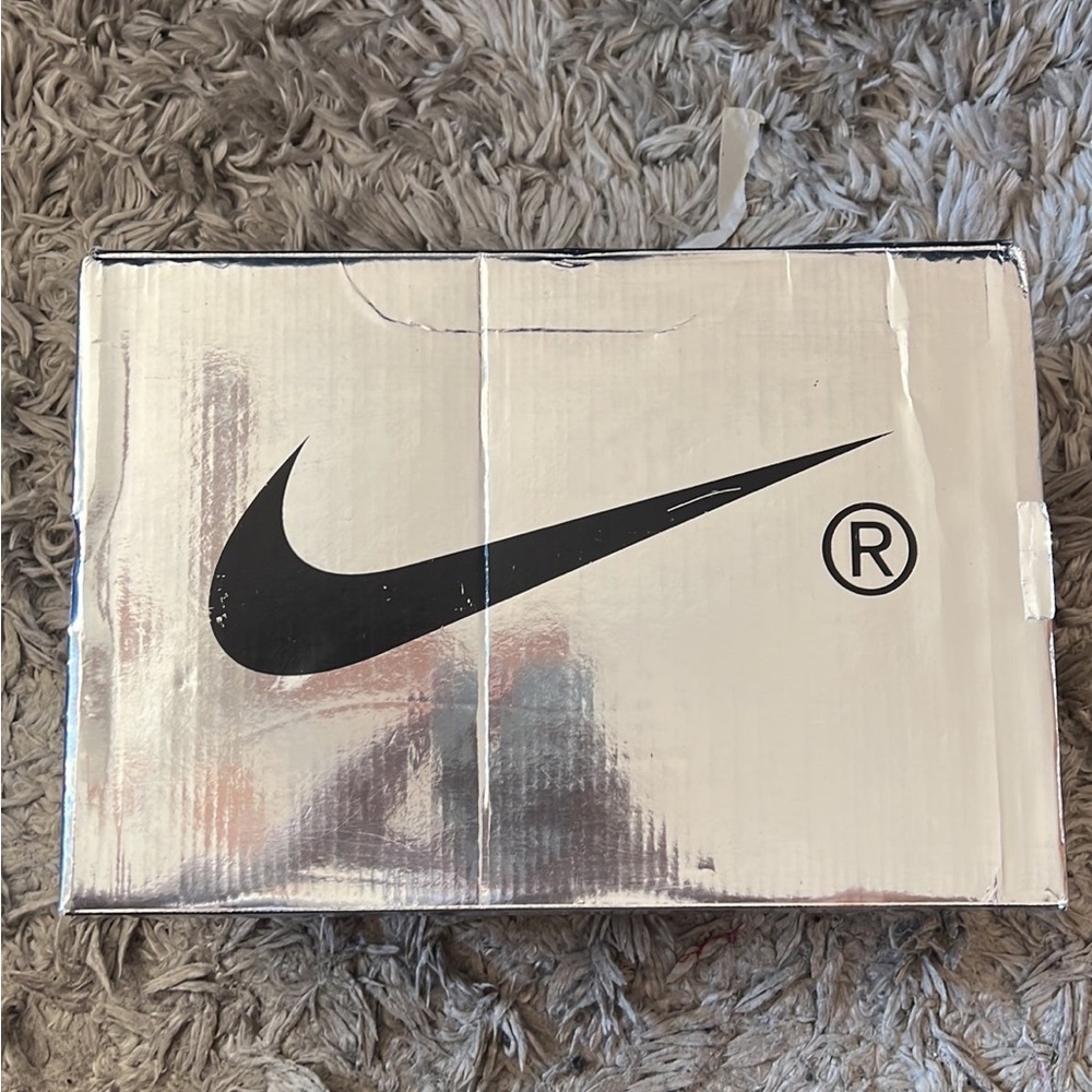 Off white Nike dunk size 7.5